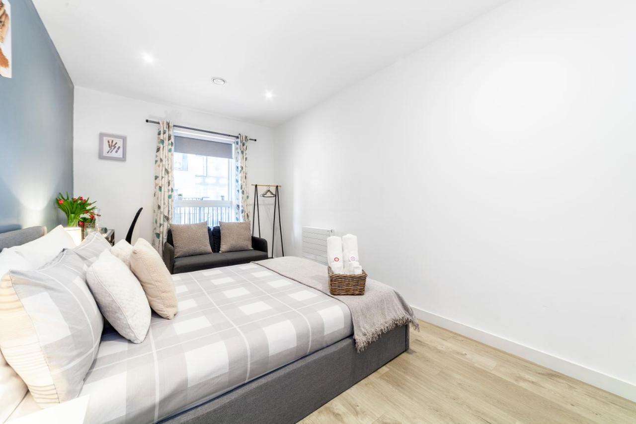 Private Double Bd With Optional Balcony, 15 Mins To London Cc Lägenhet Exteriör bild