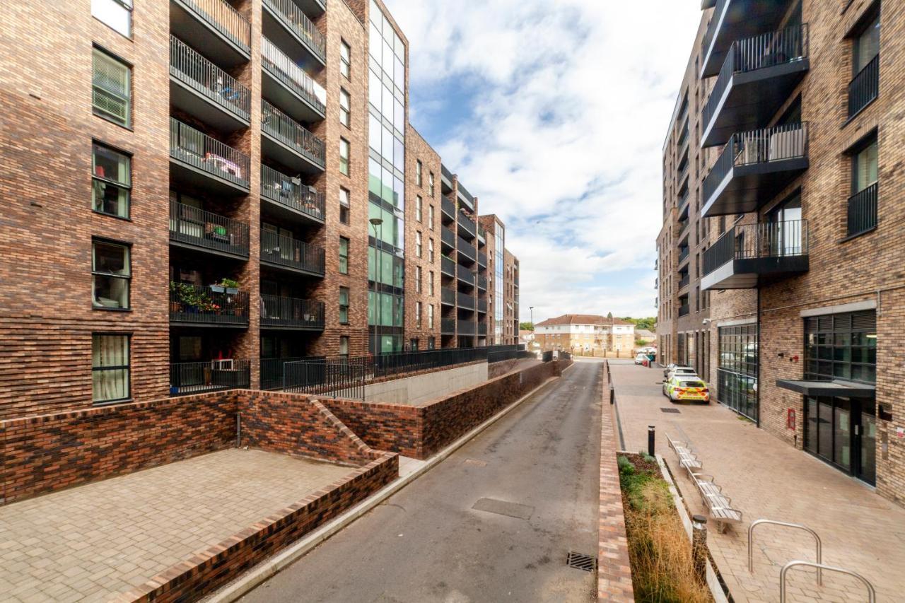 Private Double Bd With Optional Balcony, 15 Mins To London Cc Lägenhet Exteriör bild
